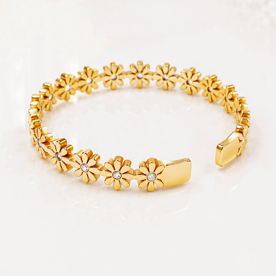 Daisy Bloom Crystal Bracelet