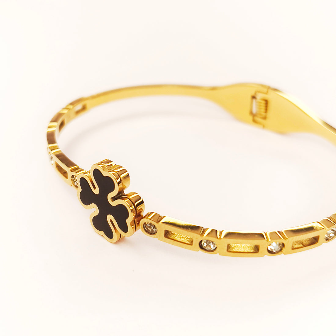 Fortune Clover Crystal Bracelet