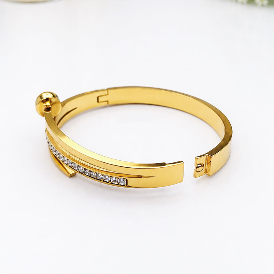 Golden Nail Crystal Bracelet