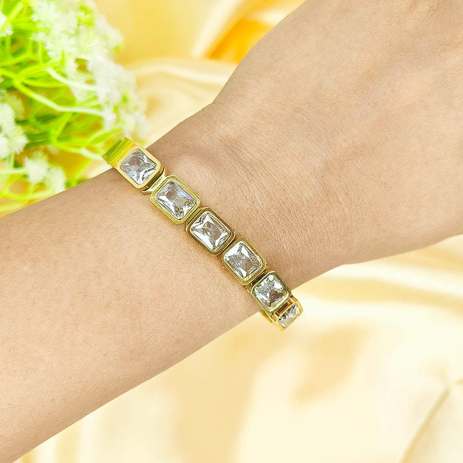 Golden Crystal Link Bracelet