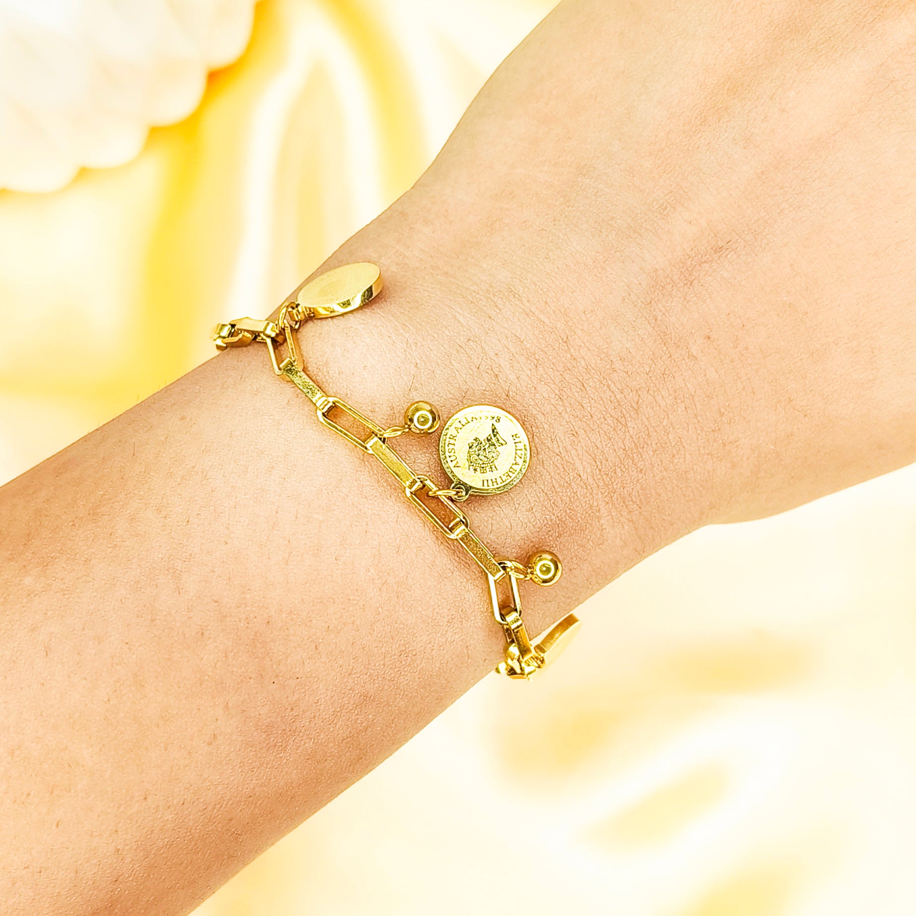Golden Elizabeth Chain Bracelet