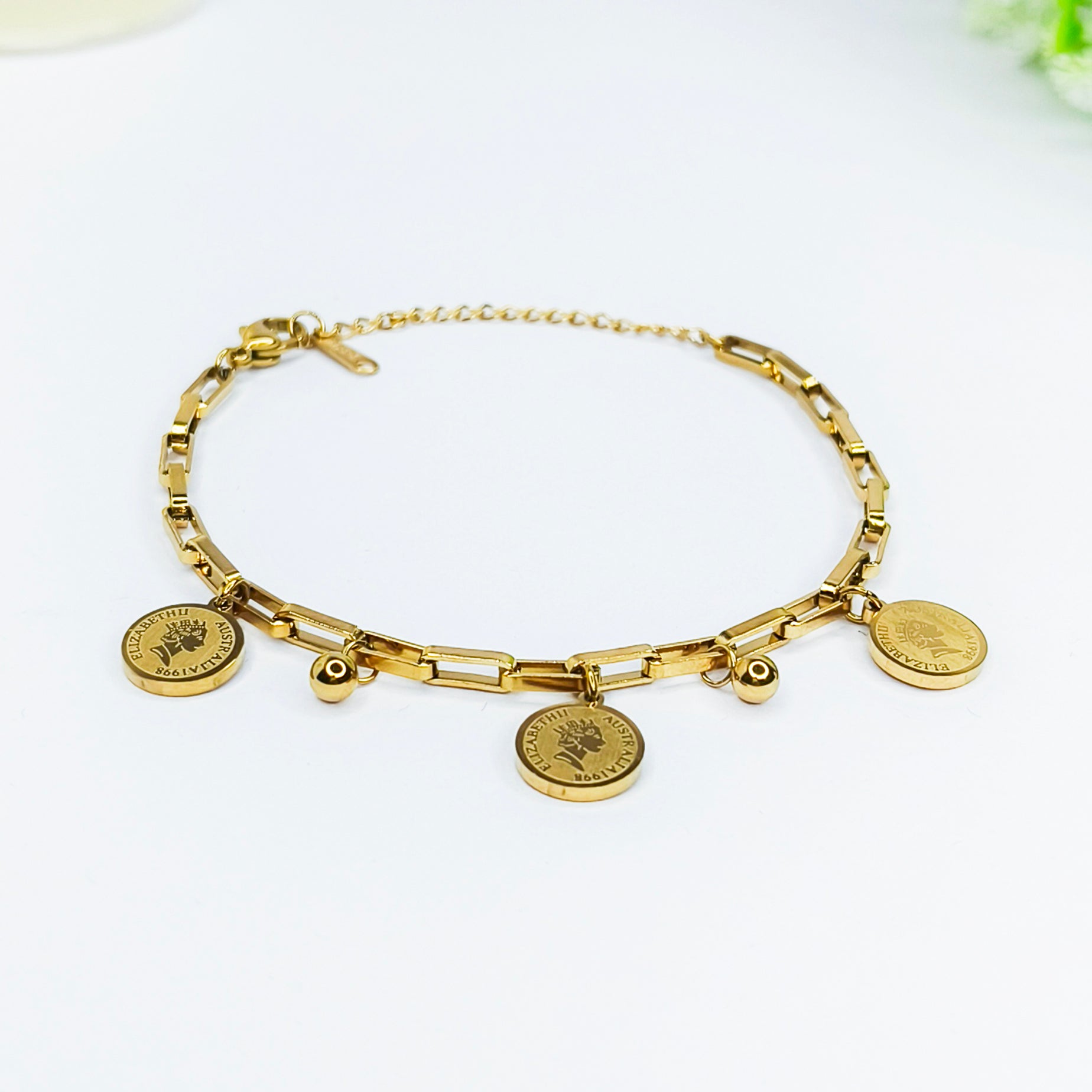 Golden Elizabeth Chain Bracelet