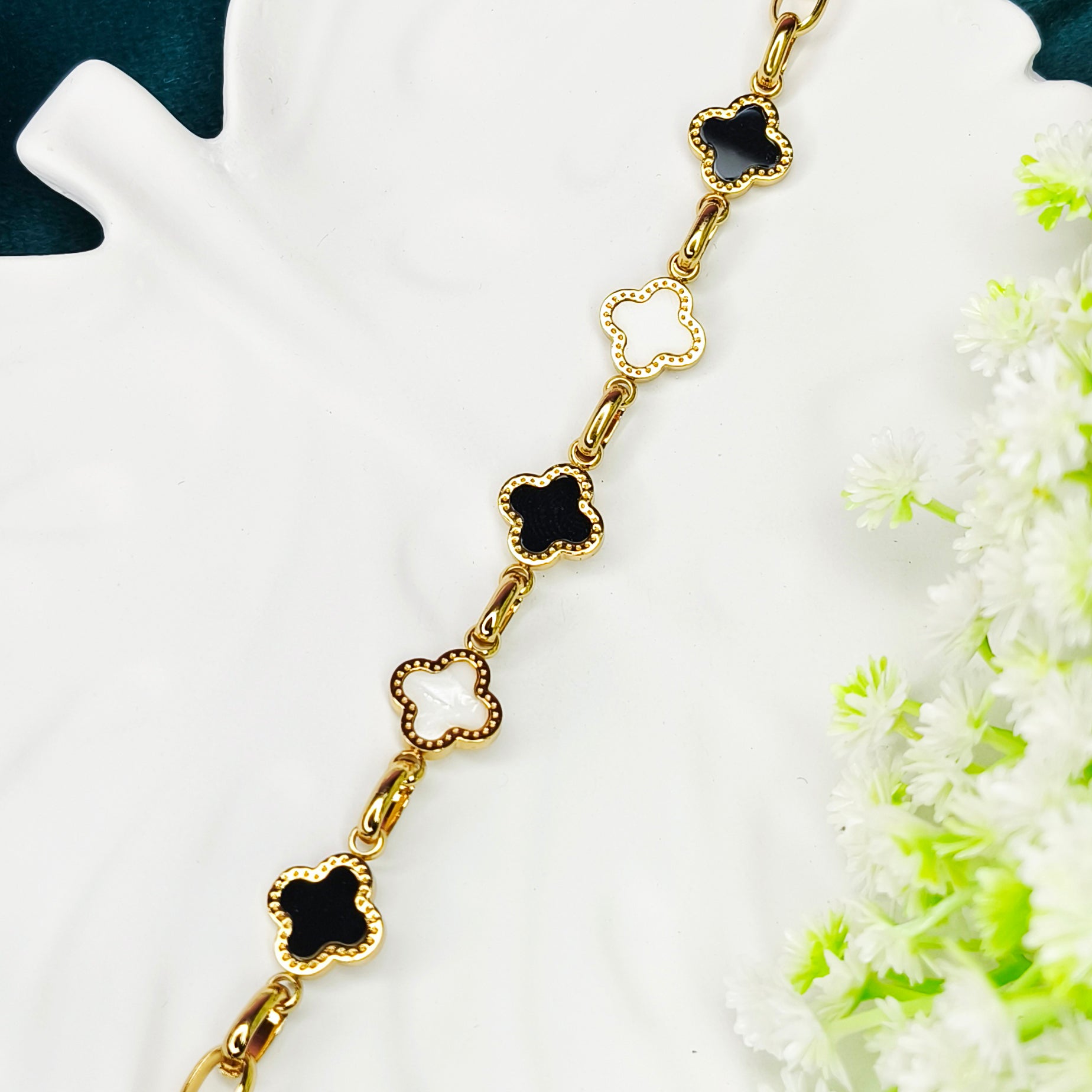 Black & White Clover Link Chain Bracelet