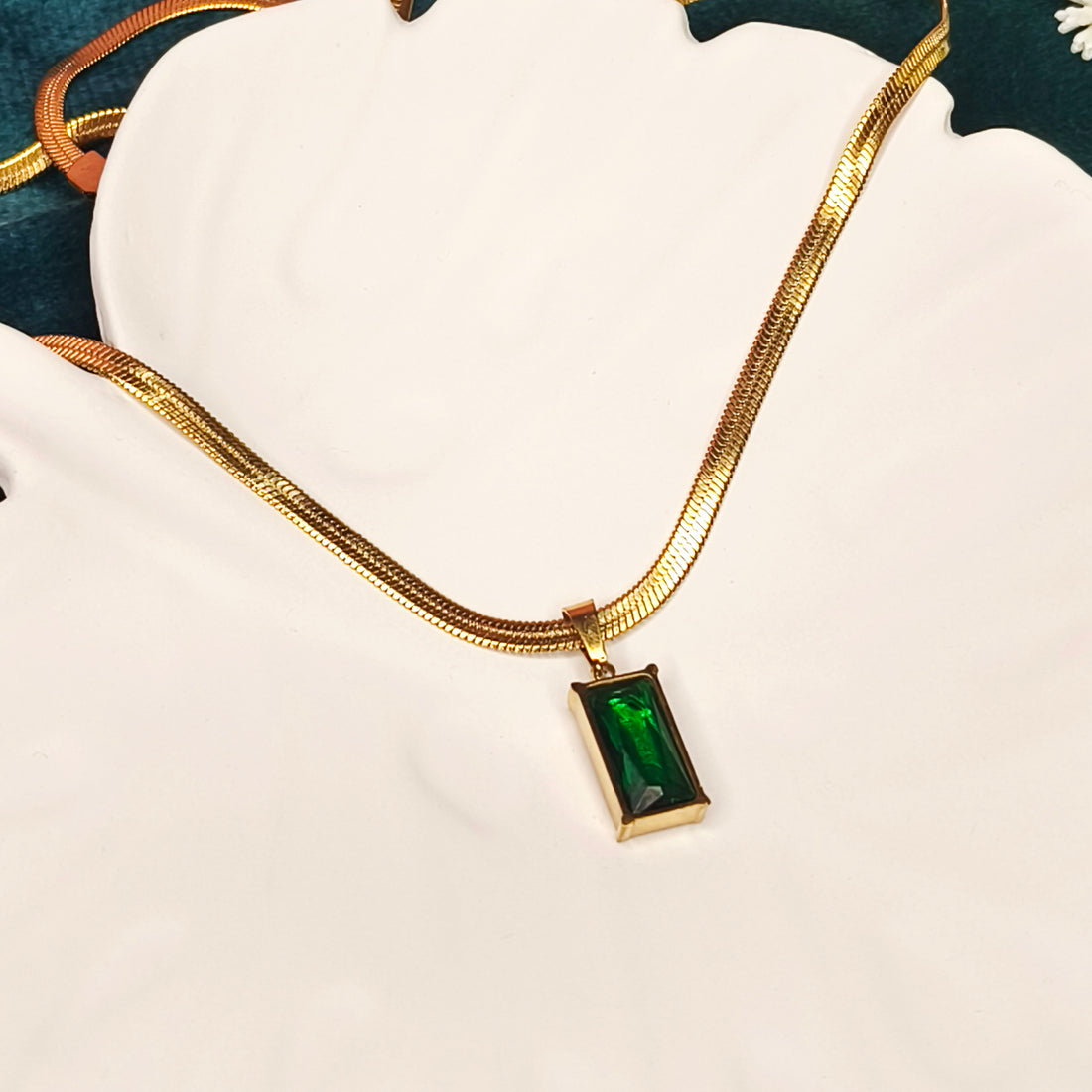 Emerald Edge Necklace
