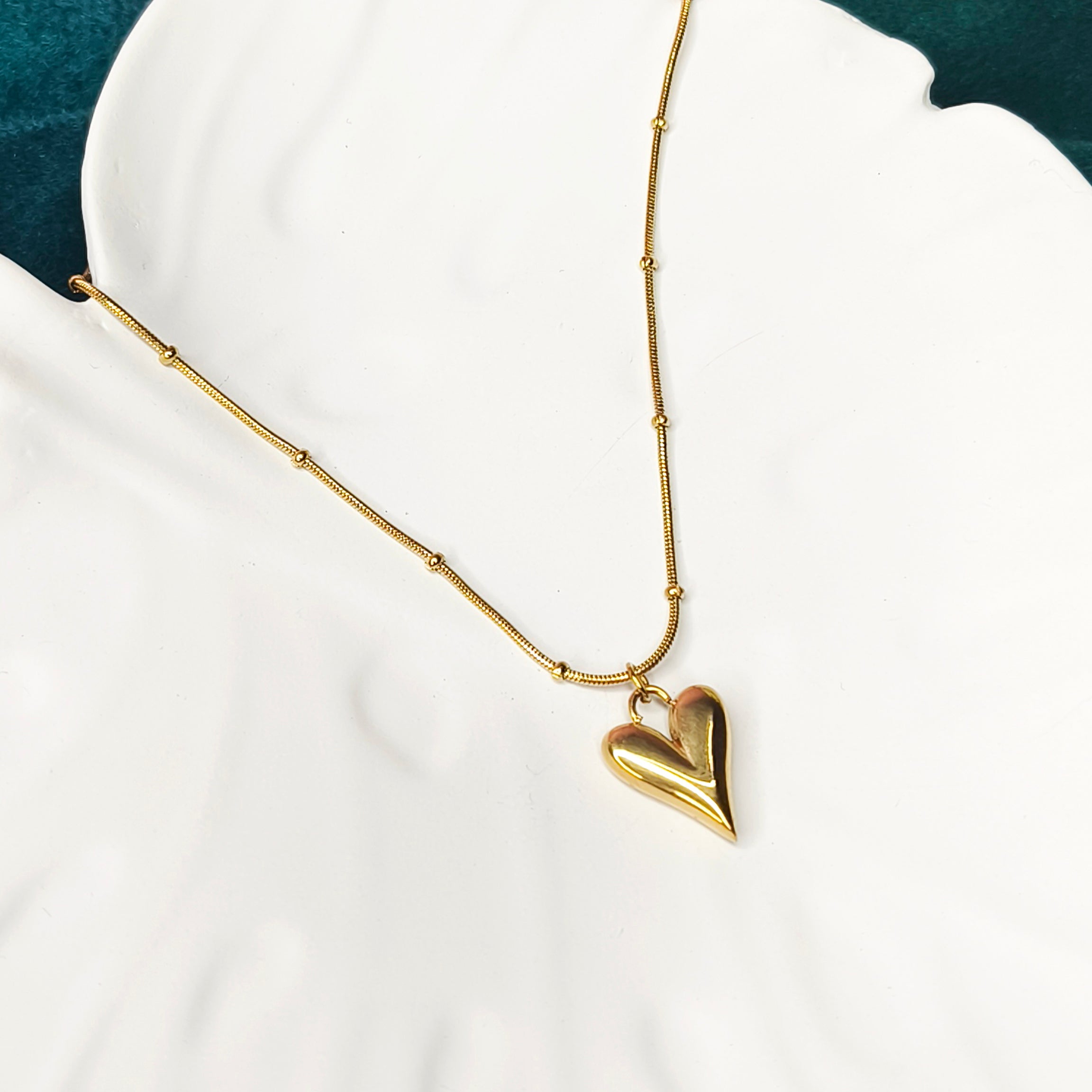 Minimal Heart Drop Necklace