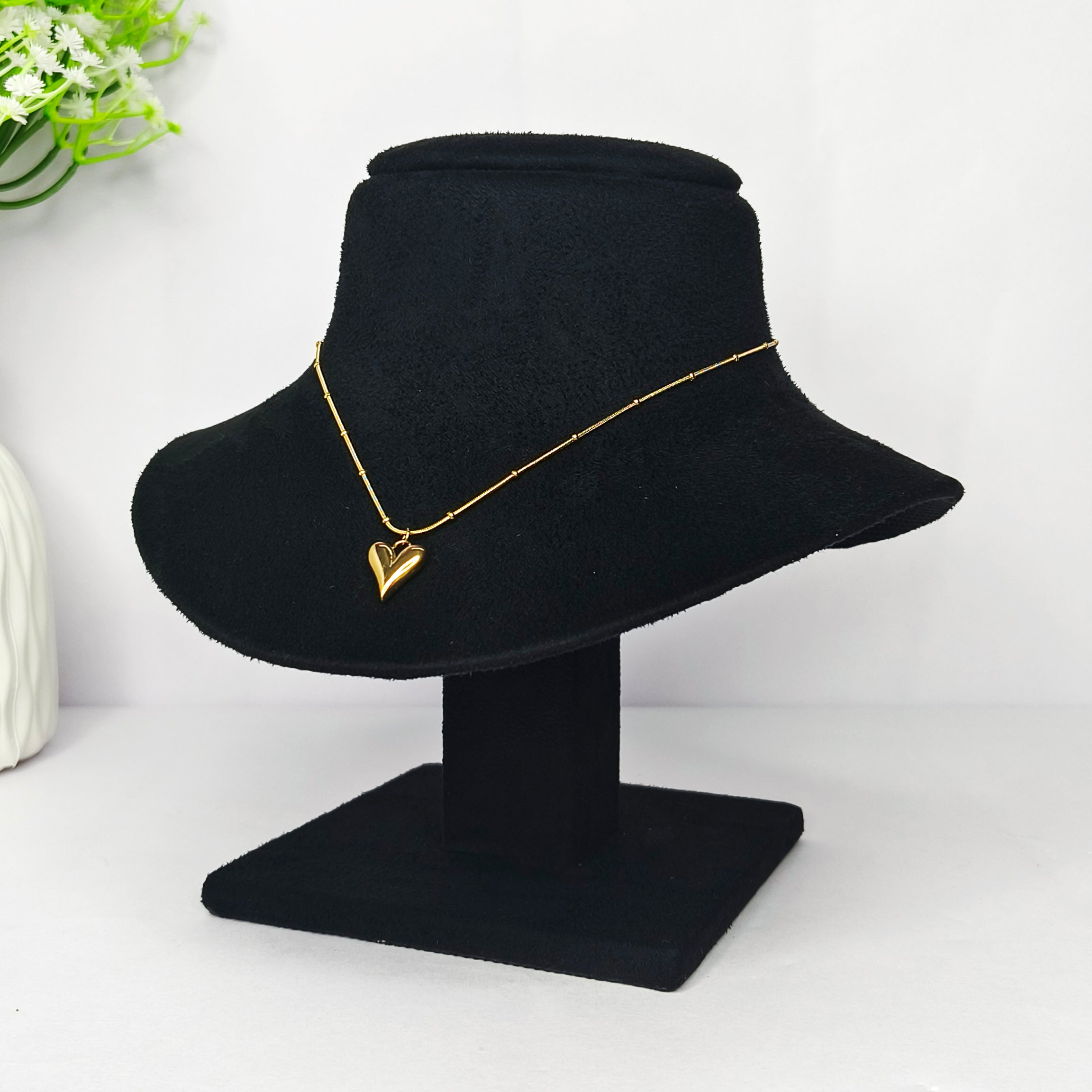 Minimal Heart Drop Necklace