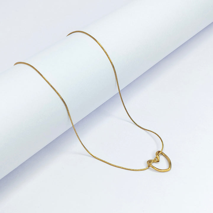 Minimal Heart Loop Necklace