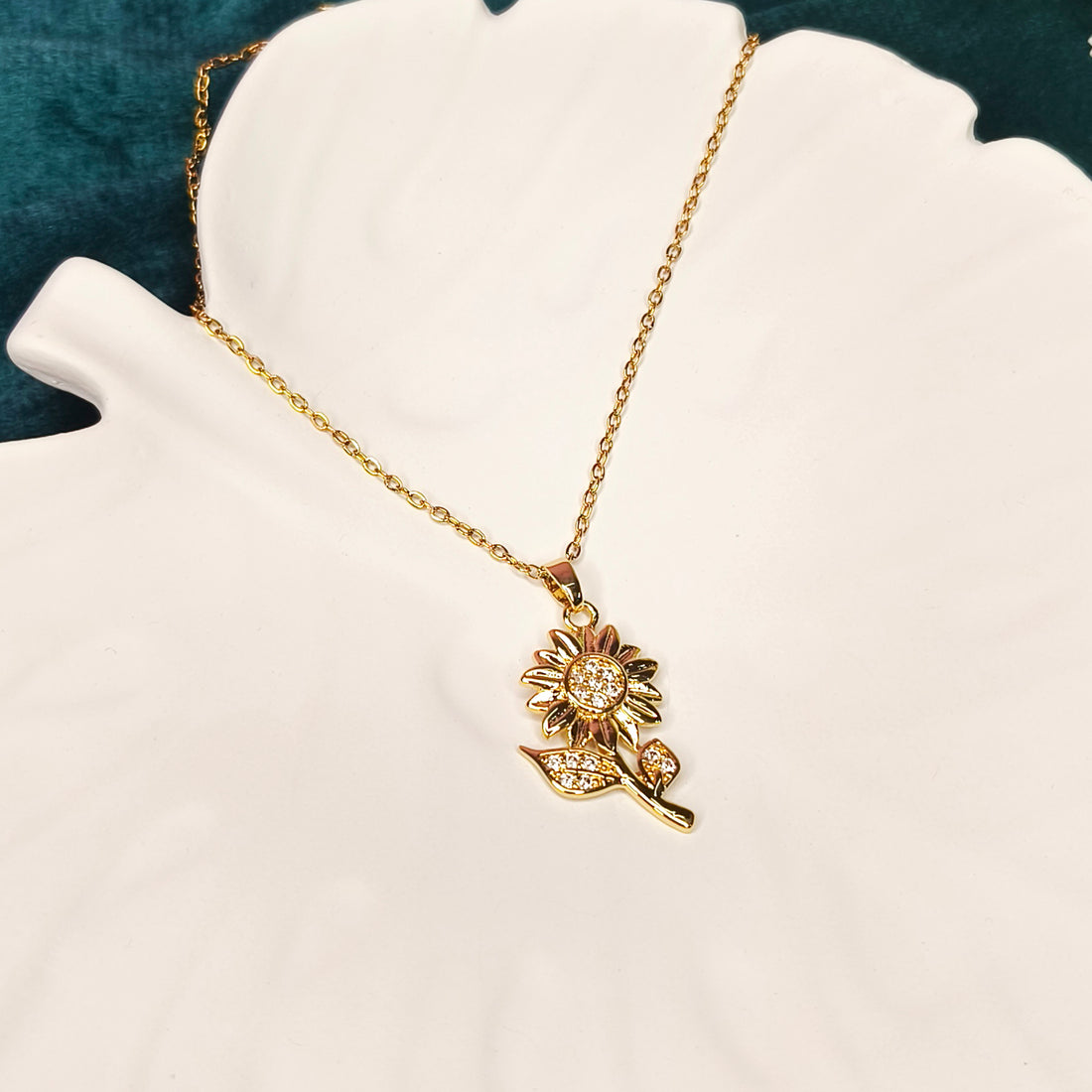 Sparkling Sunflower Pendant Necklace