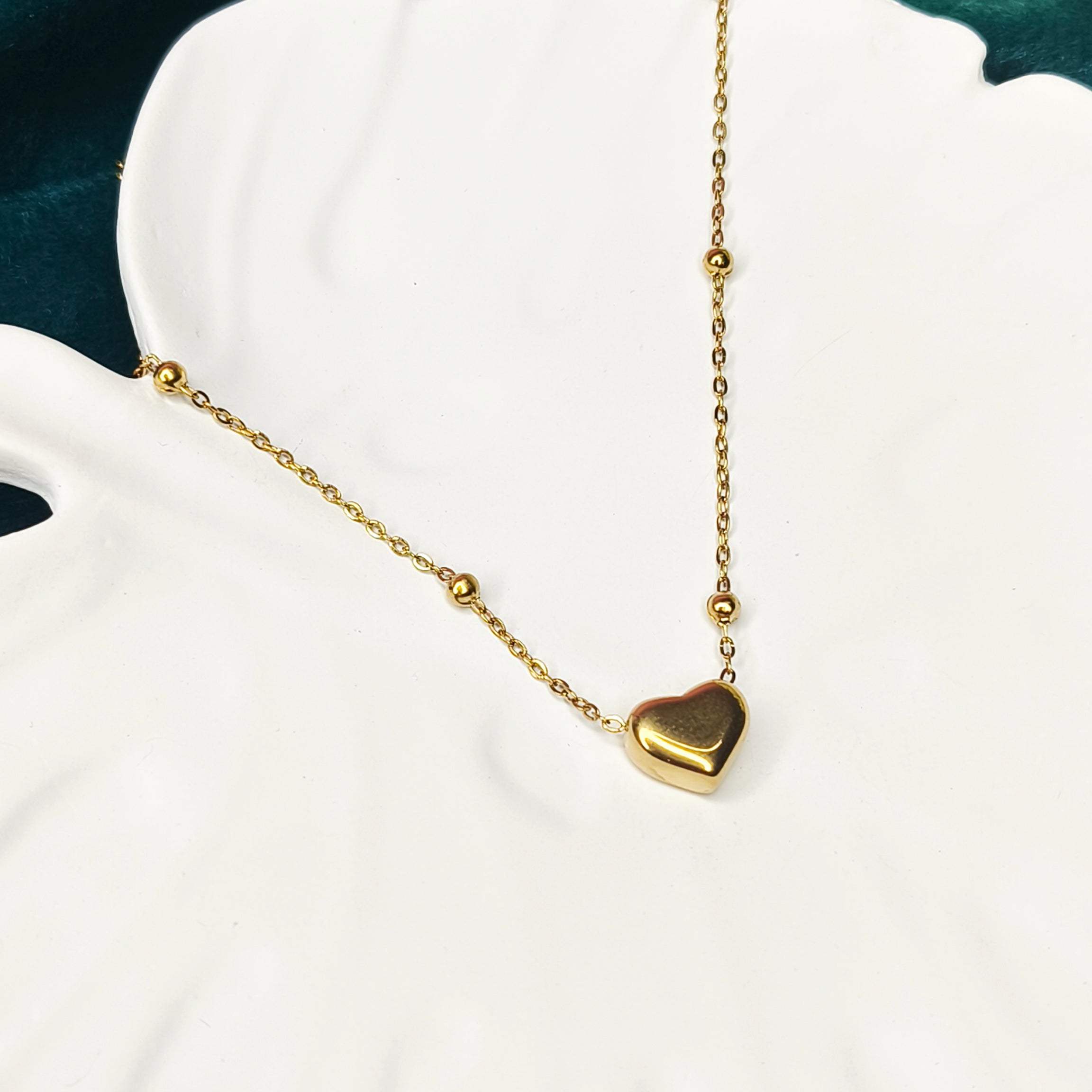 Minimal Heart Bead Necklace