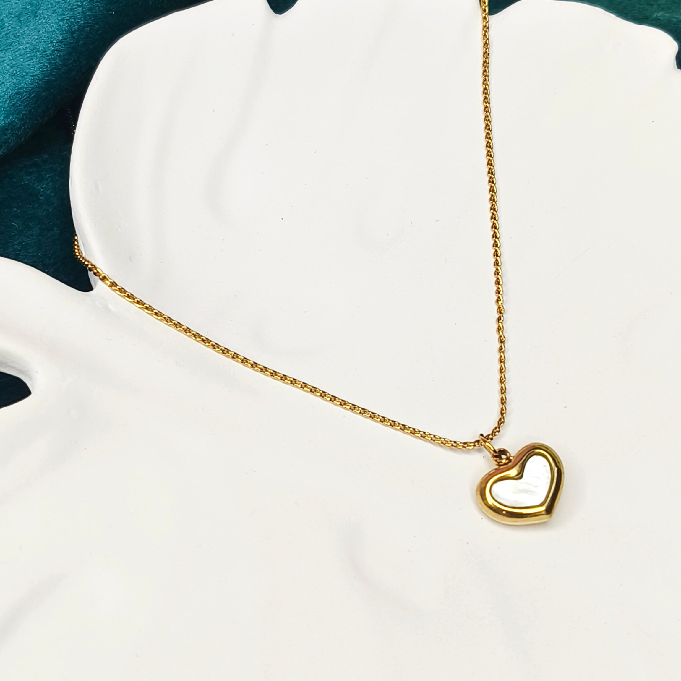 Pearl Muse Heart Necklace
