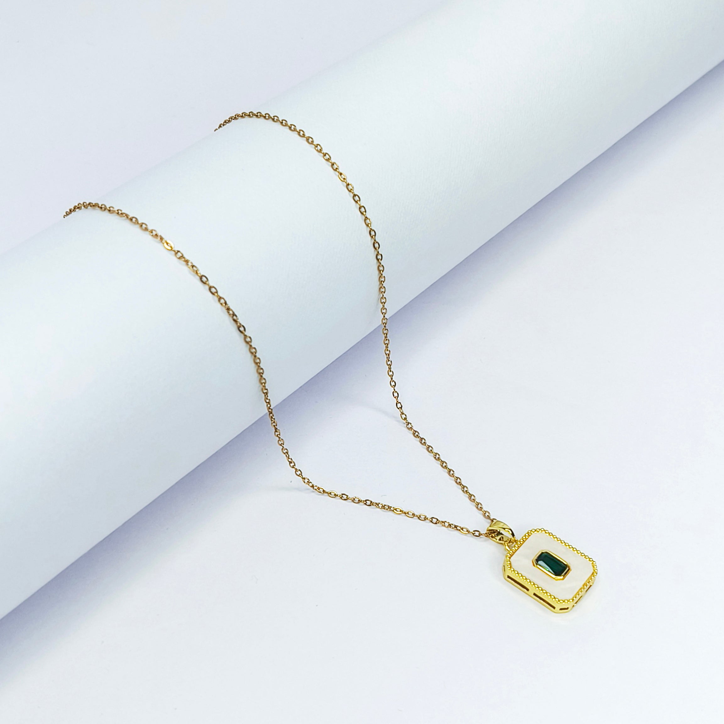 Royal Emerald Frame Necklace