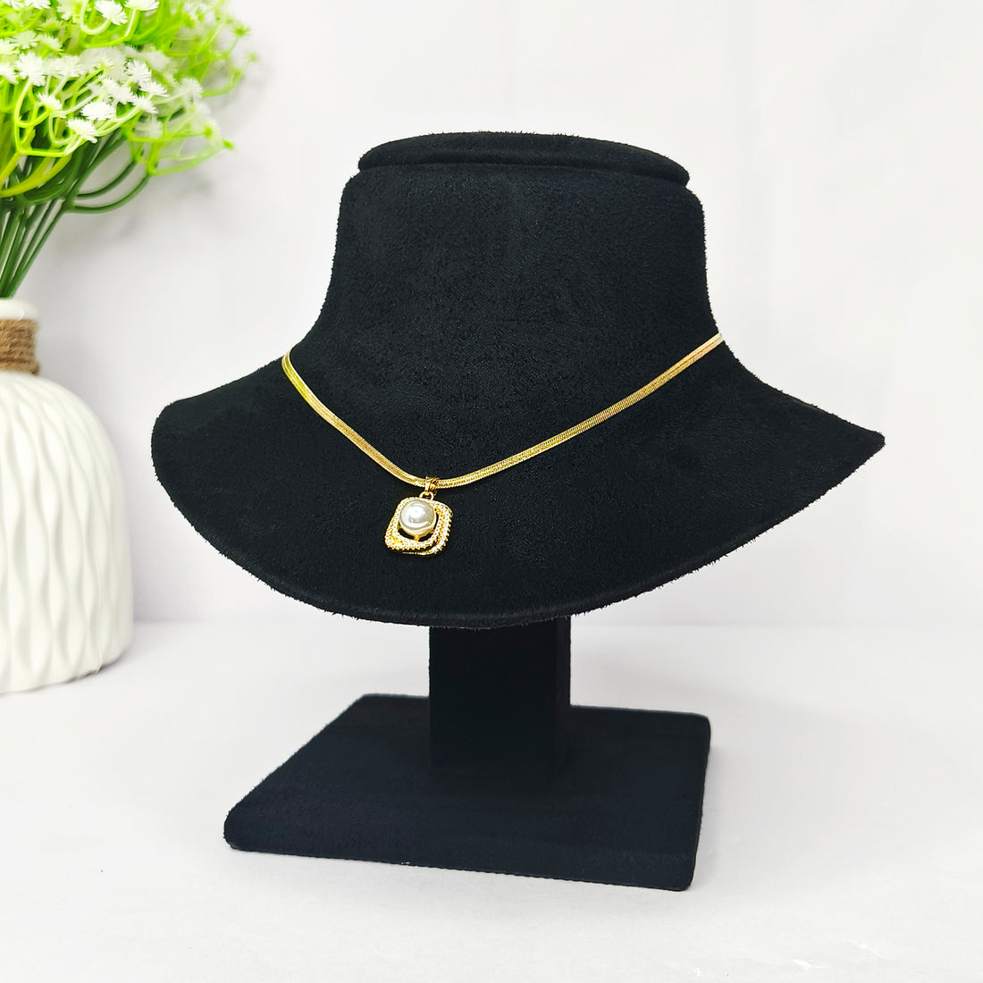 Pearl Embrace Pendant Necklace