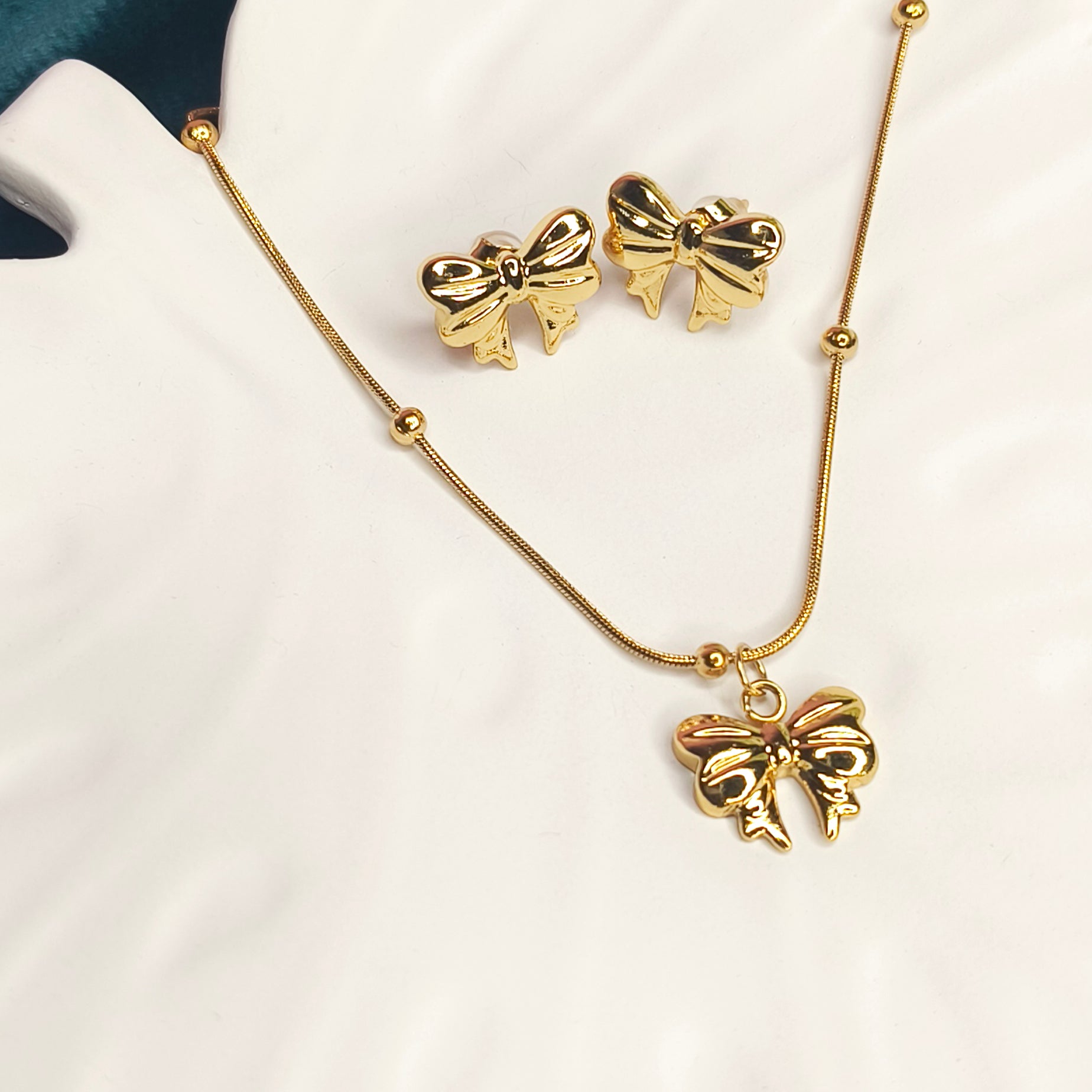 Golden Bow Butterfly Necklace Set