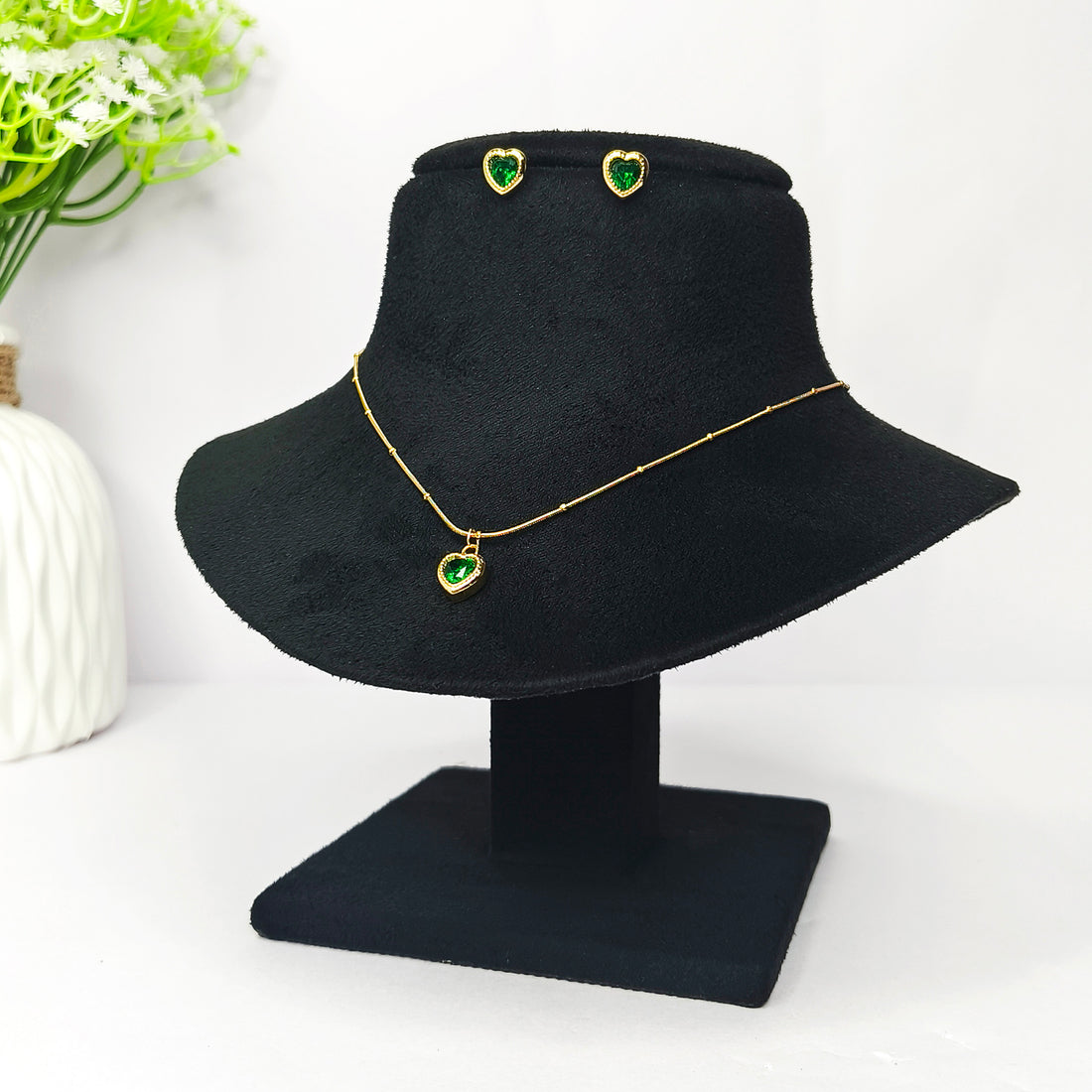 Emerald Heartline Necklace Set