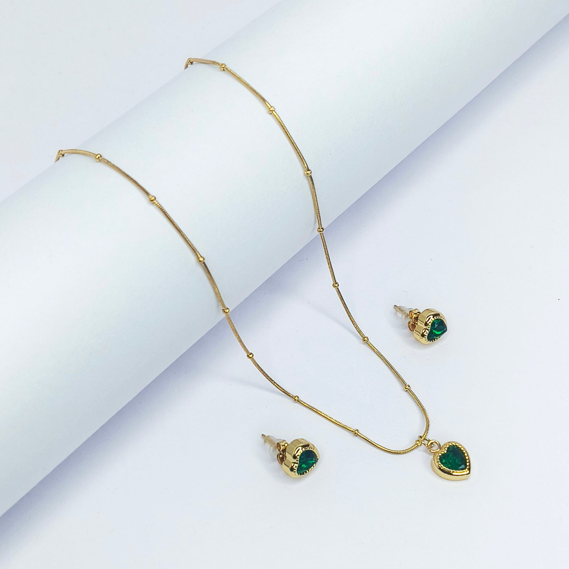 Emerald Heartline Necklace Set