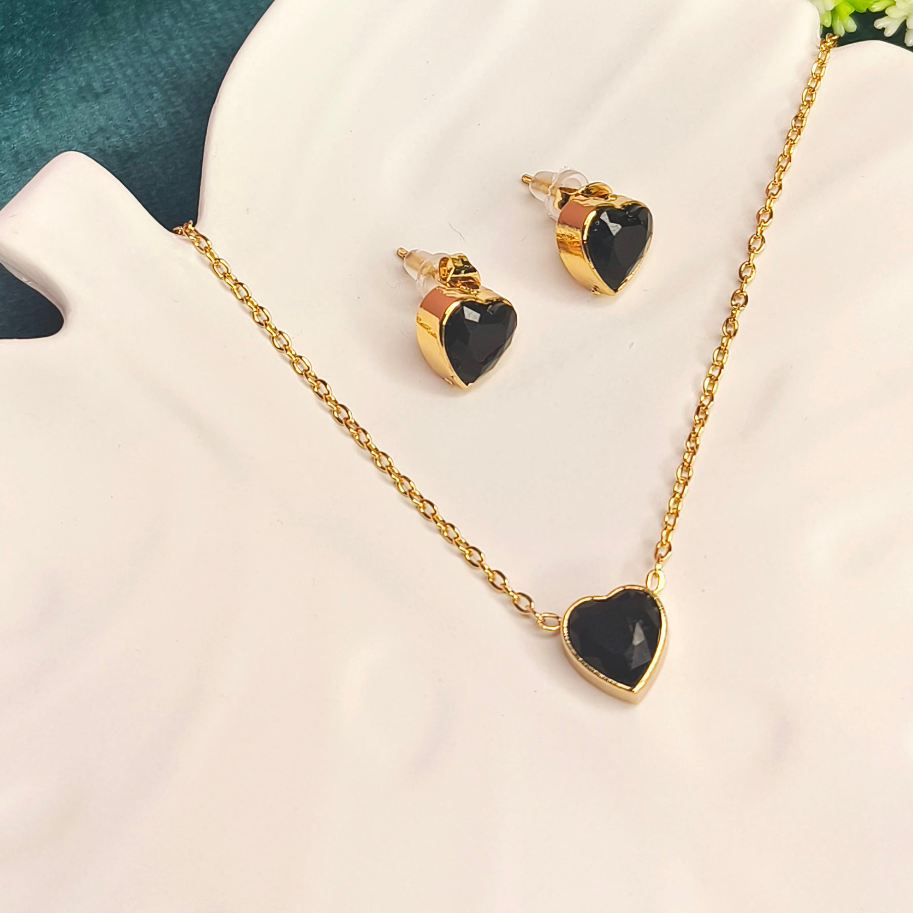 Black Royale Heart Necklace Set