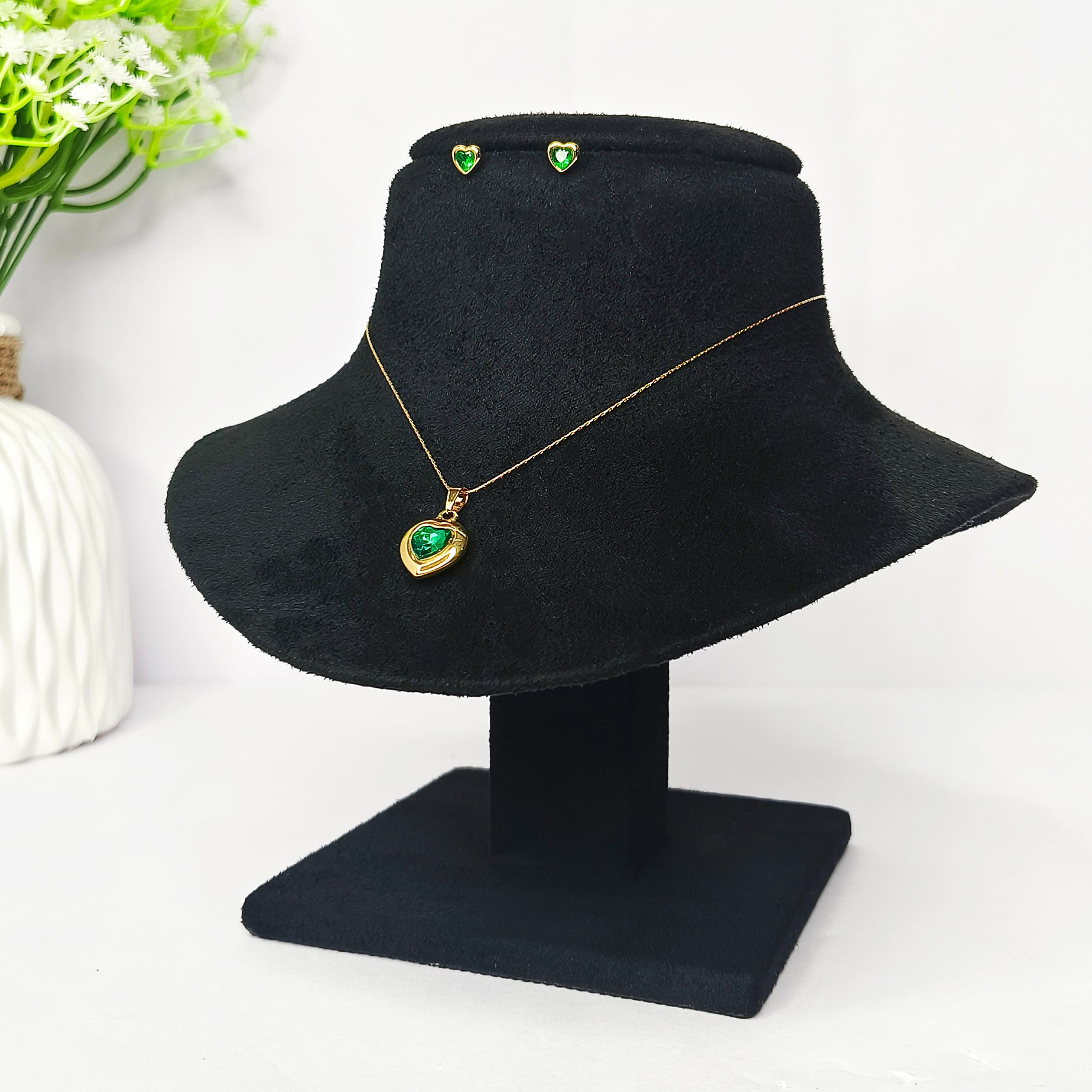 Emerald Grace Heart Necklace Set