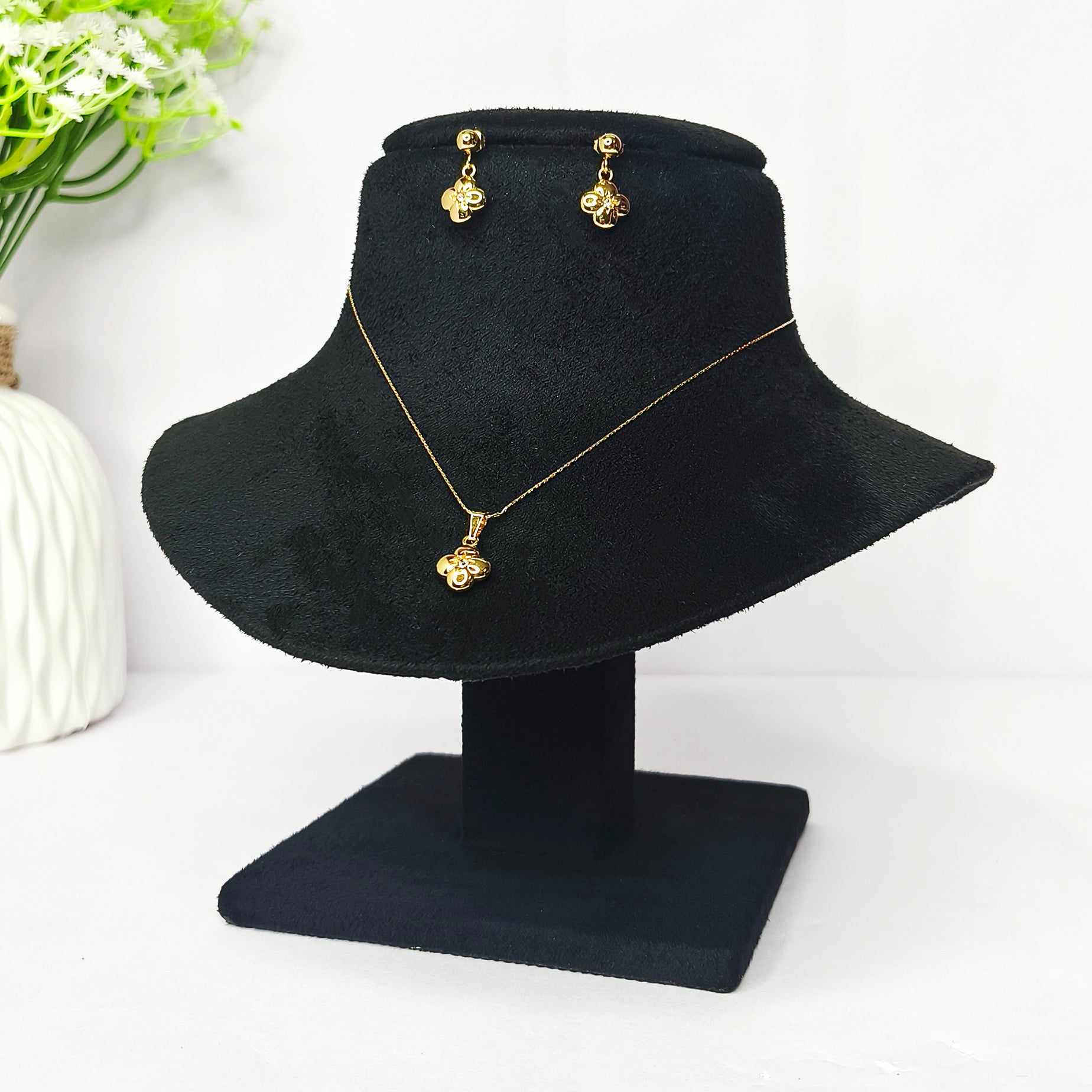 Golden Clover Charm Necklace Set