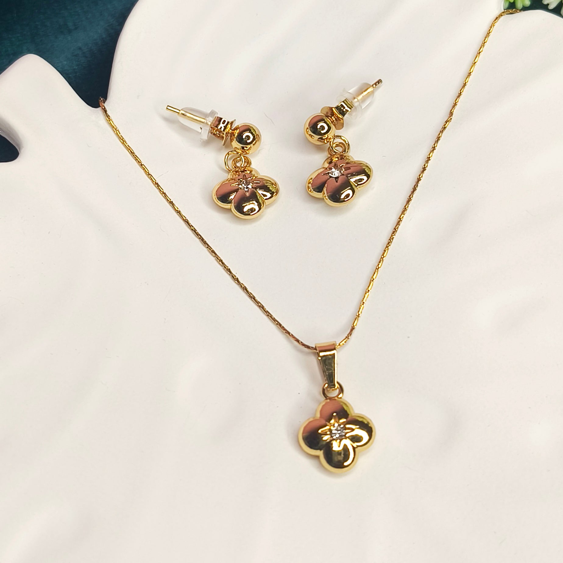 Golden Clover Charm Necklace Set
