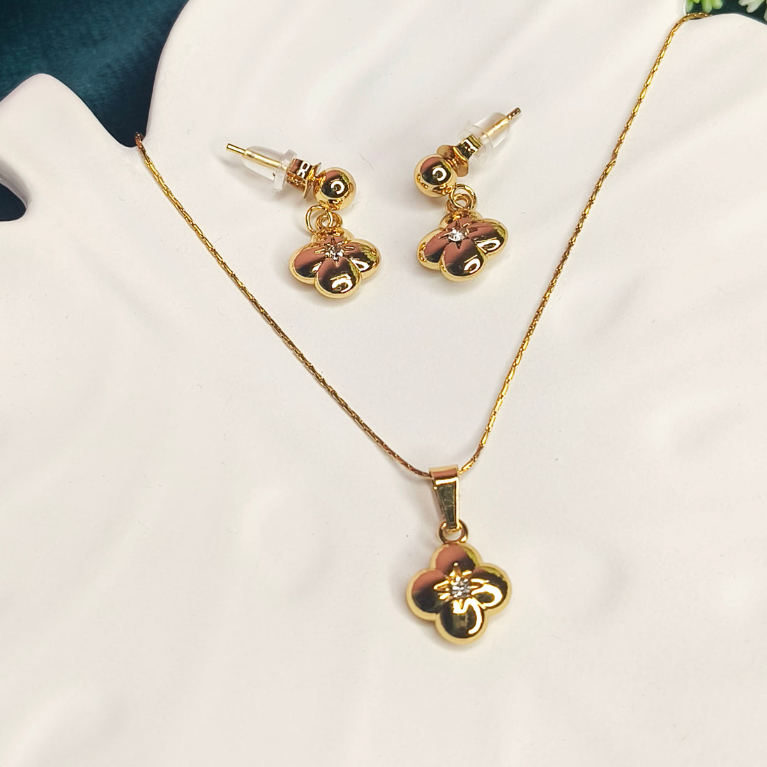 Golden Clover Charm Necklace Set