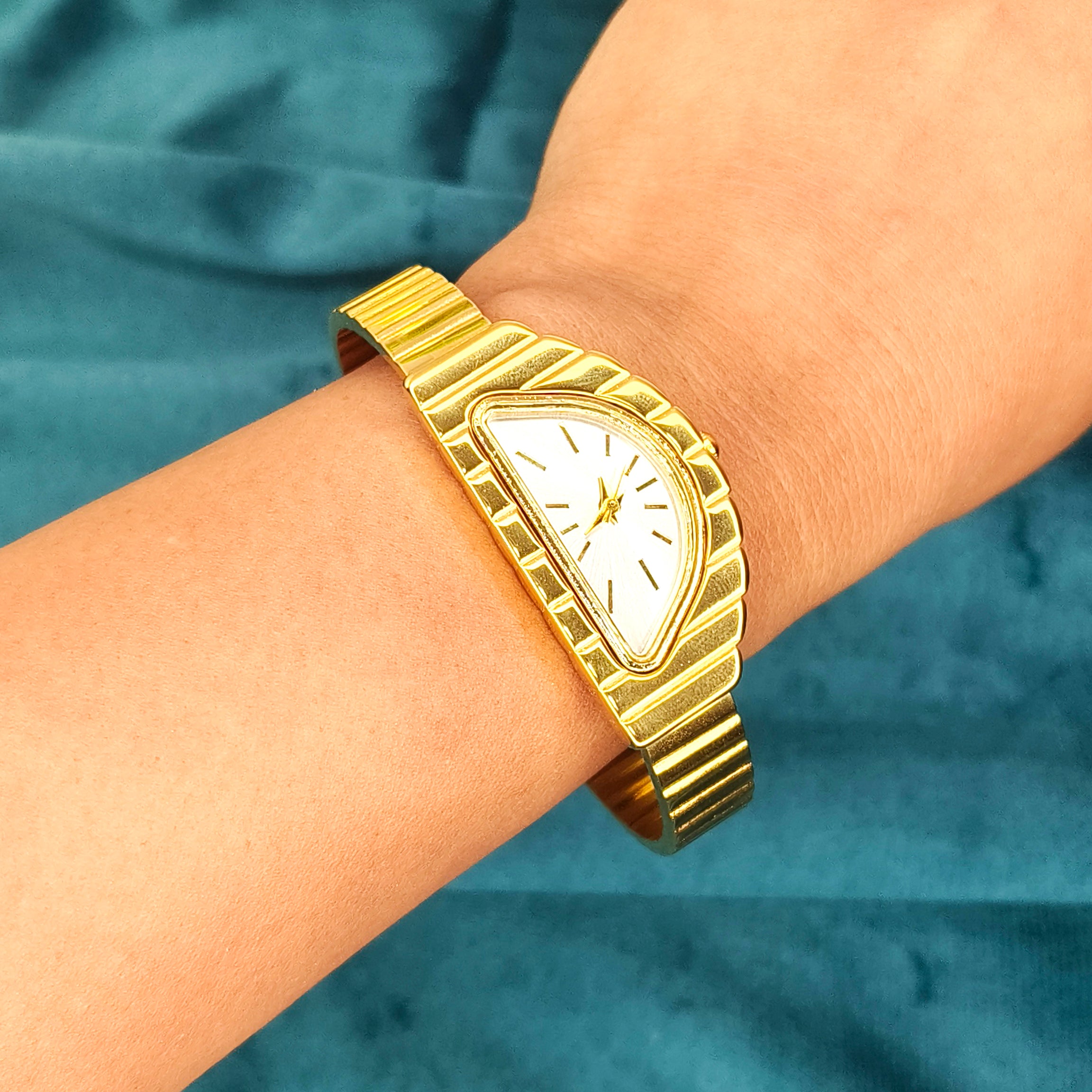 Gold Ribbed Oval Dial Bracelet Watch