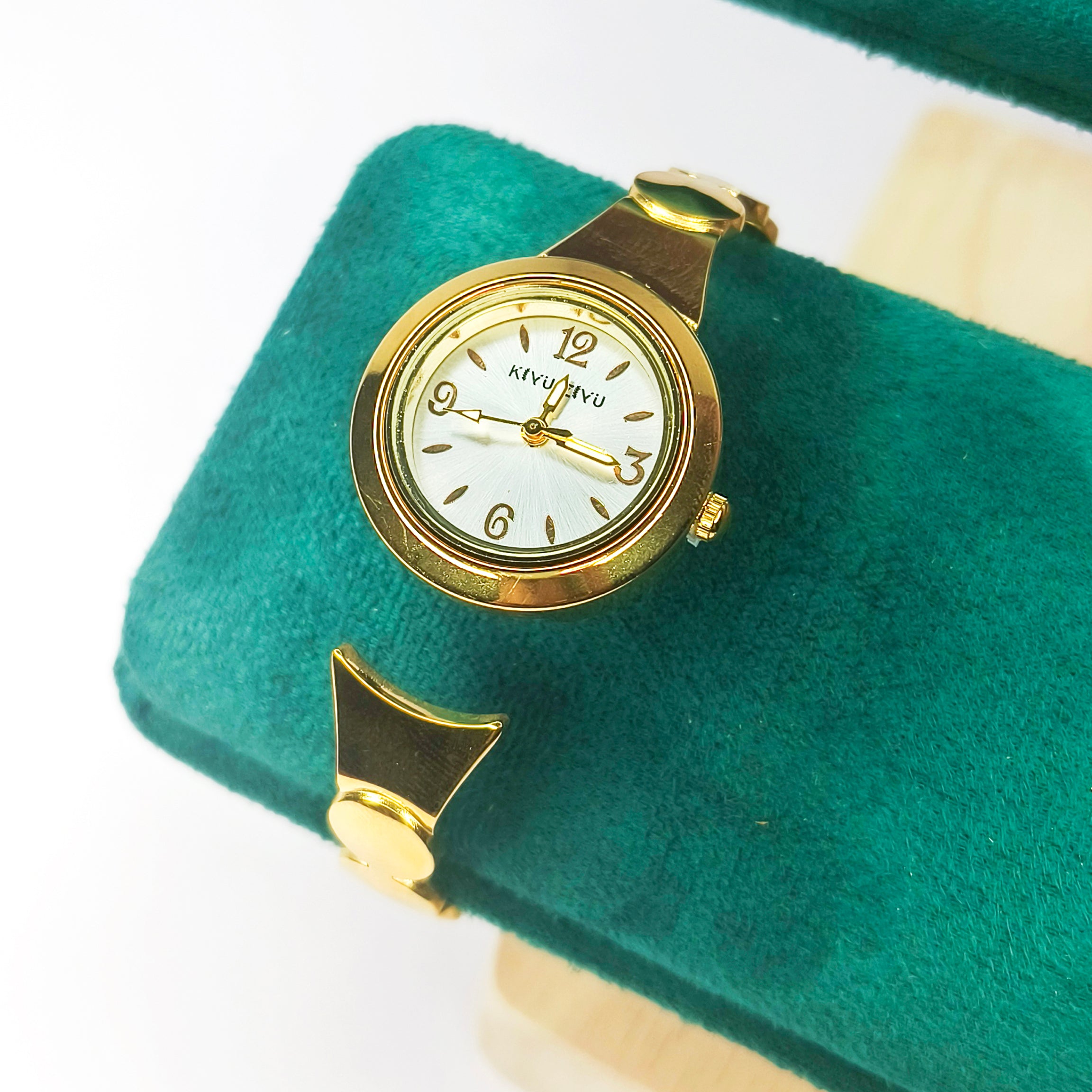 Gold Round Motif Bracelet Watch